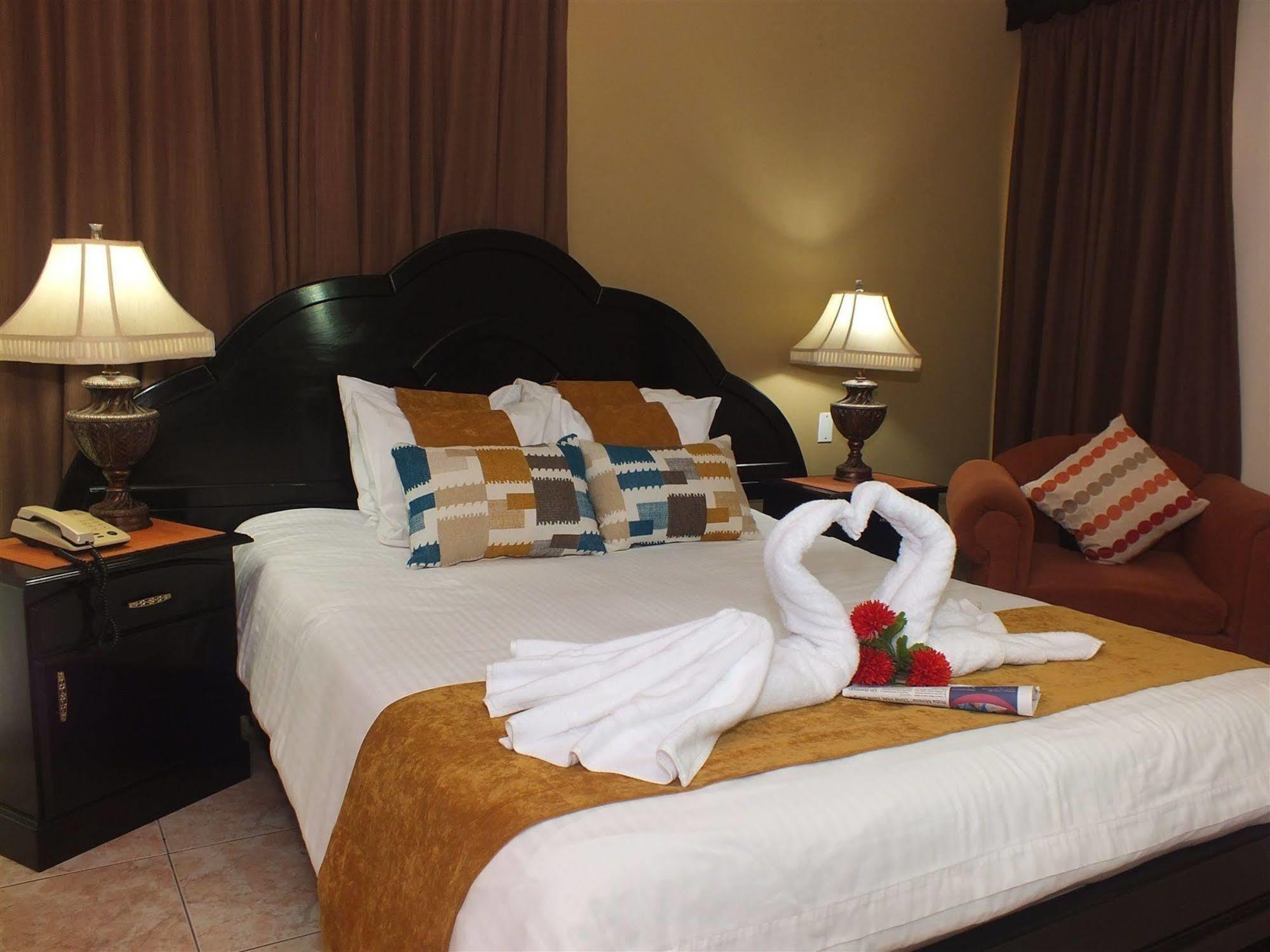 Hotel Puerta Del Sol Давид Екстериор снимка