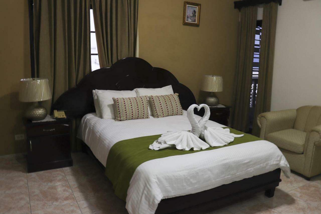 Hotel Puerta Del Sol Давид Екстериор снимка